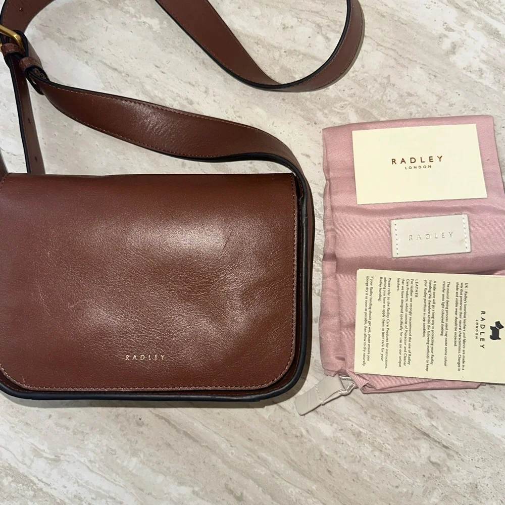 RADLEY LONDON Dark Brown Leather Crossbody with Gold Hardware